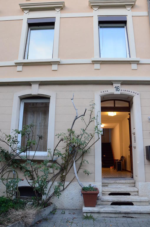 Guesthouse Casa Esperanza Basel Bagian luar foto